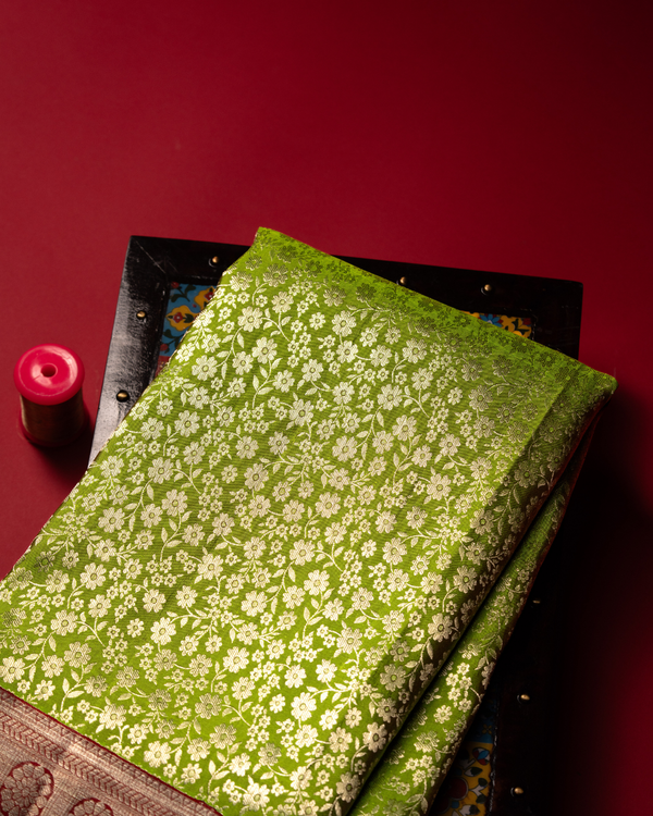 Parrot green pattu