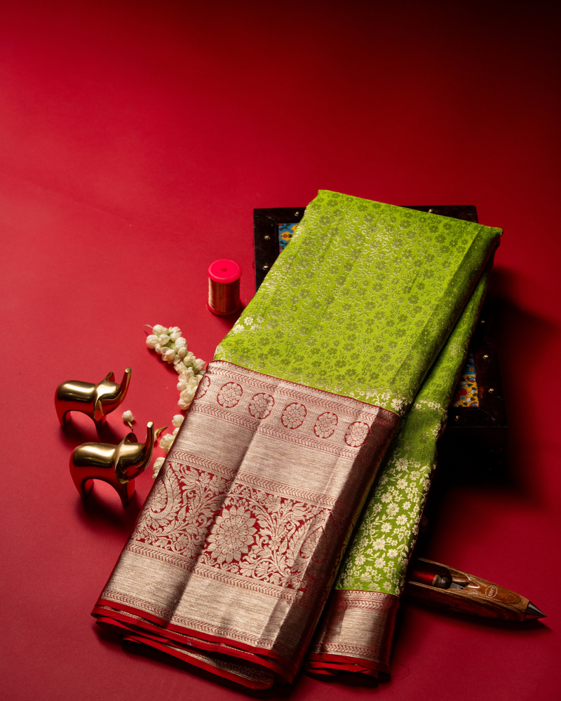 Parrot green pattu