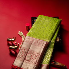 Parrot green pattu